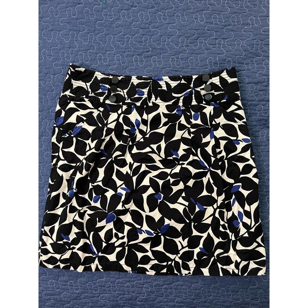 Ann Taylor Black White and Blue Leaf Skirt Size 6 EUC Lightweight Lined​